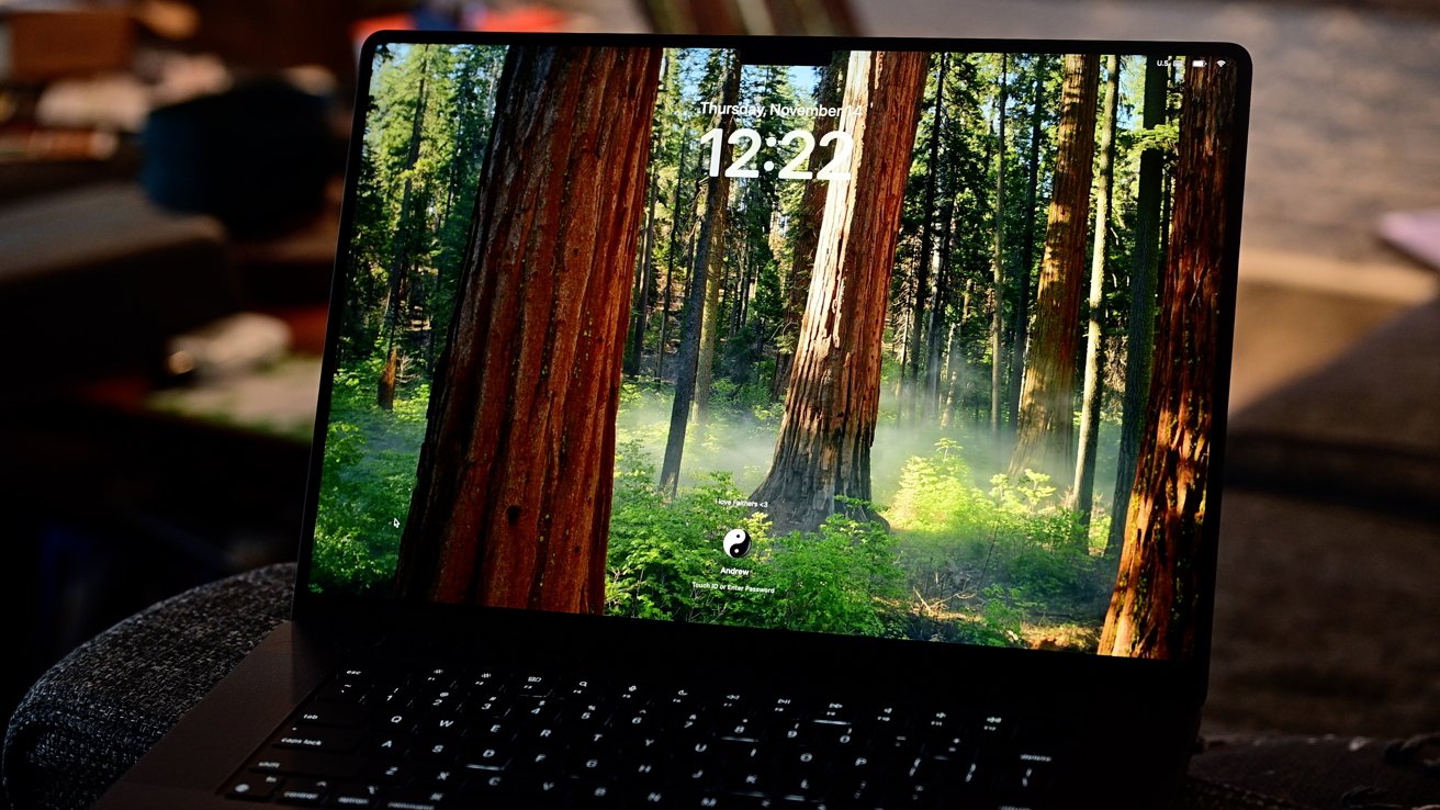 61811-127939-Display-with-Screensaver-xl