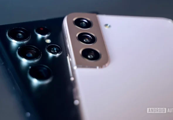 Samsung-Galaxy-S22-Ultra-vs-Galaxy-S22-Plus-camera-module-one-on-top.jpeg