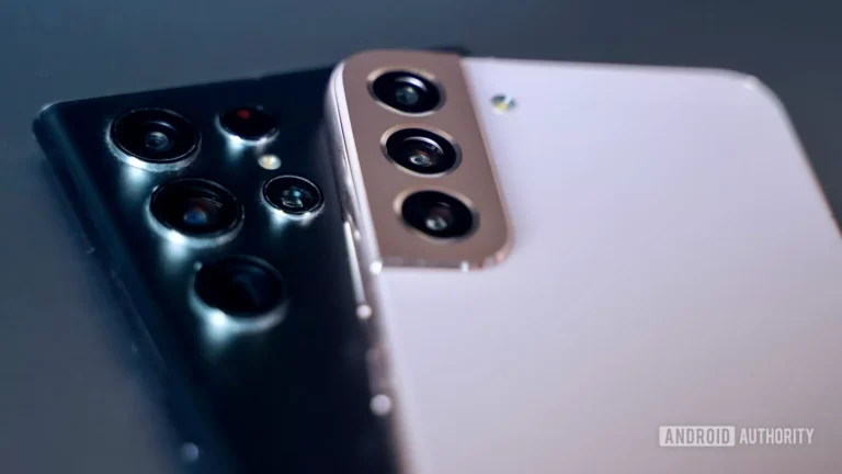 Samsung-Galaxy-S22-Ultra-vs-Galaxy-S22-Plus-camera-module-one-on-top.jpeg