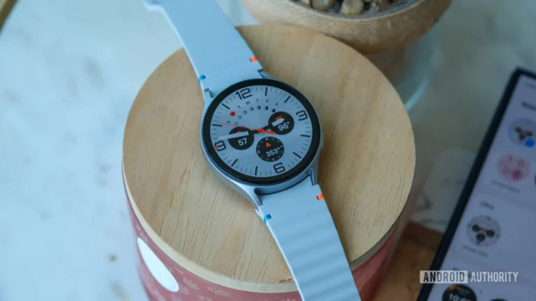 Samsung-Galaxy-Watch-7-laid-flat.jpg