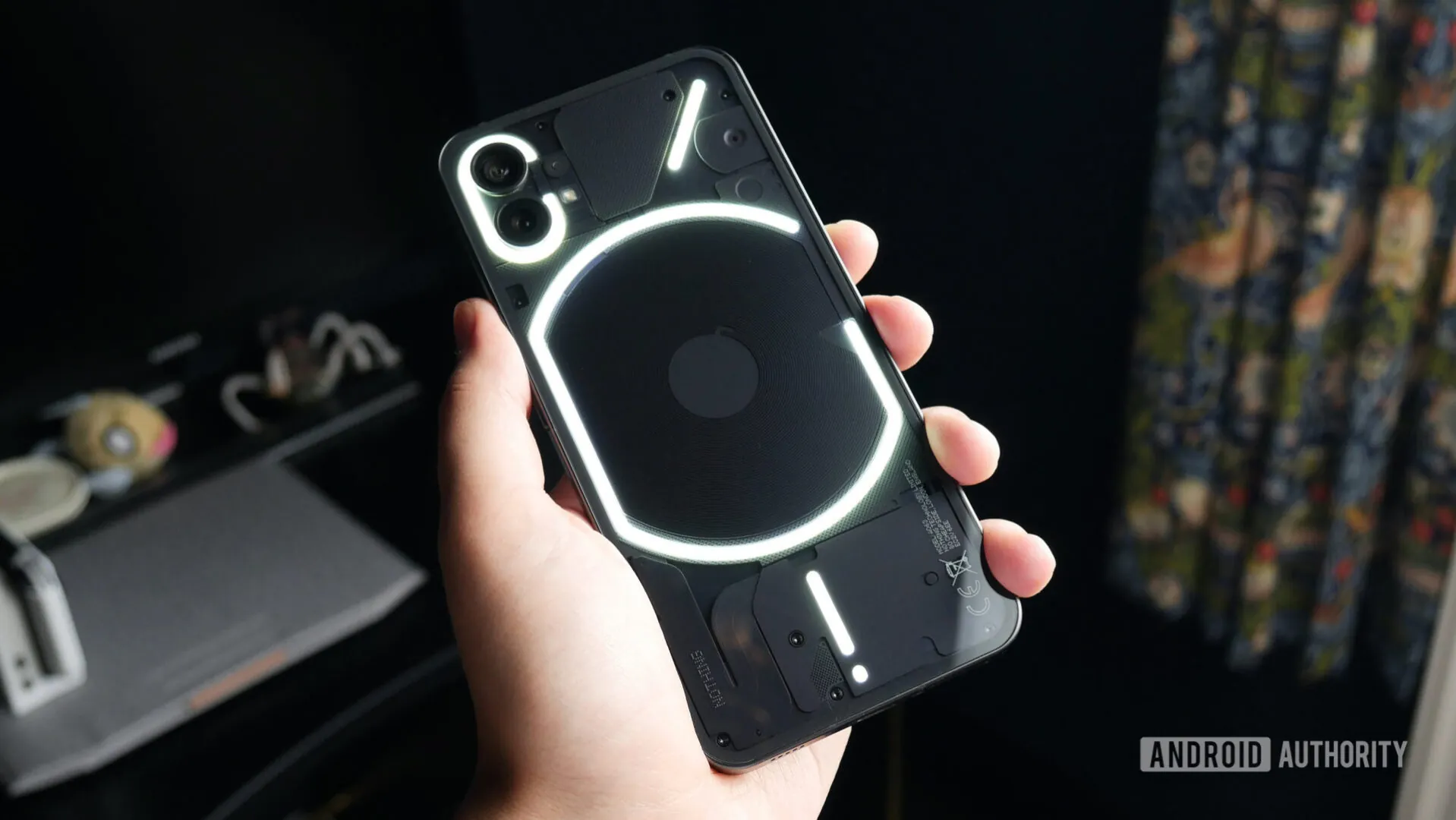 nothing-phone-1-glyph-on-rear-scaled-1918w-1080h.jpeg