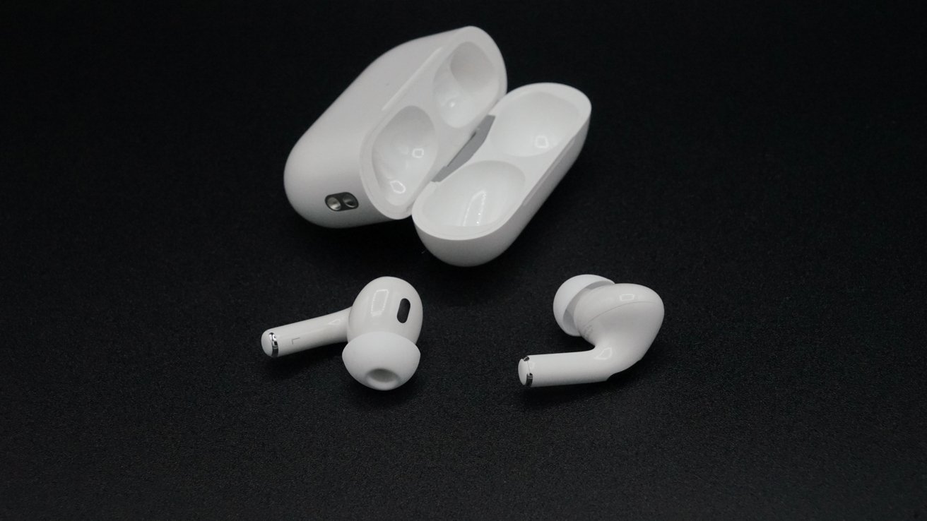65745-137696-64329-134042-50478-99481-AirPods-Pro-2-with-case-xl-xl-xl