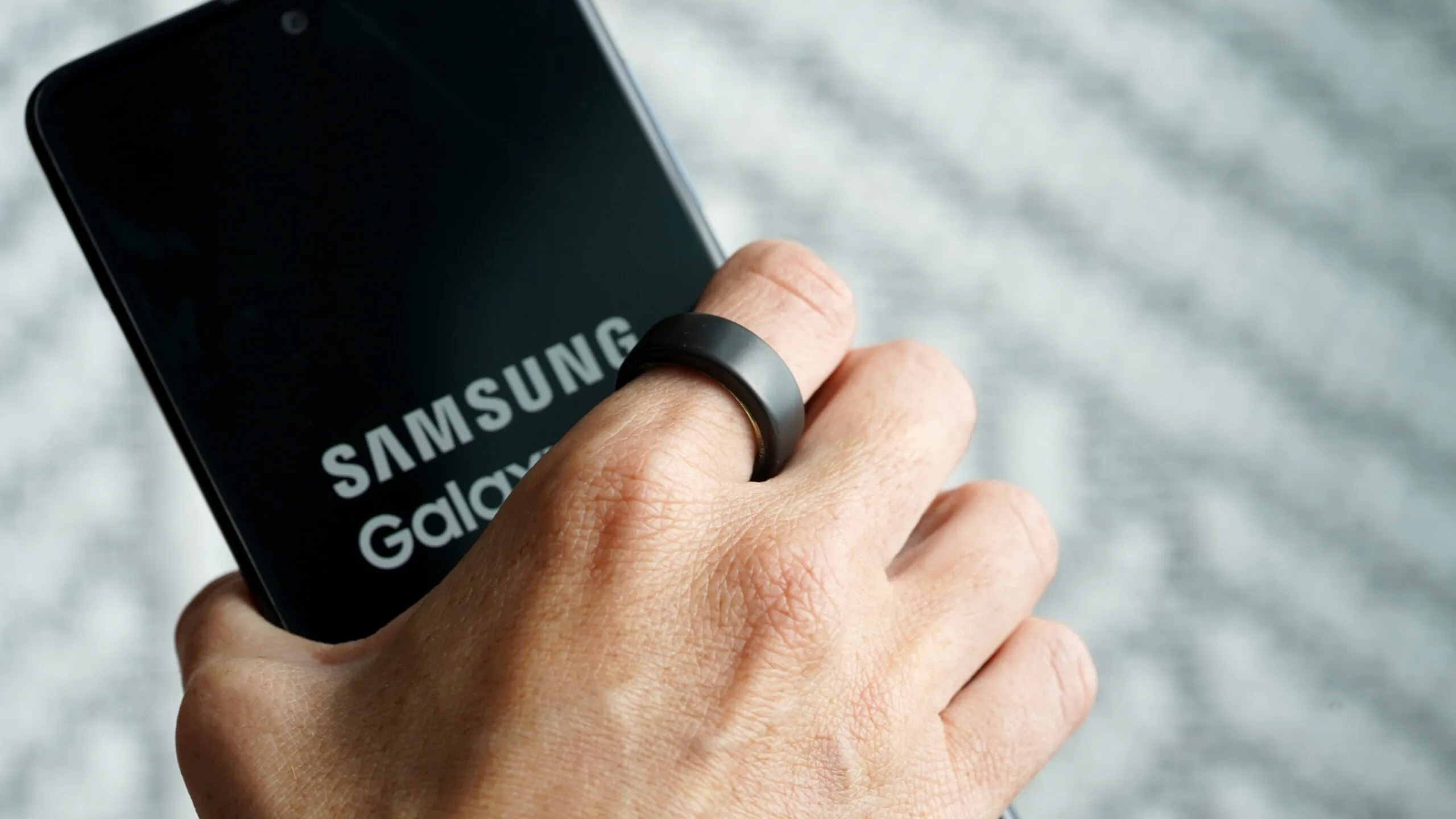 Samsung-Galaxy-A51-Oura-Ring-3-scaled.jpg