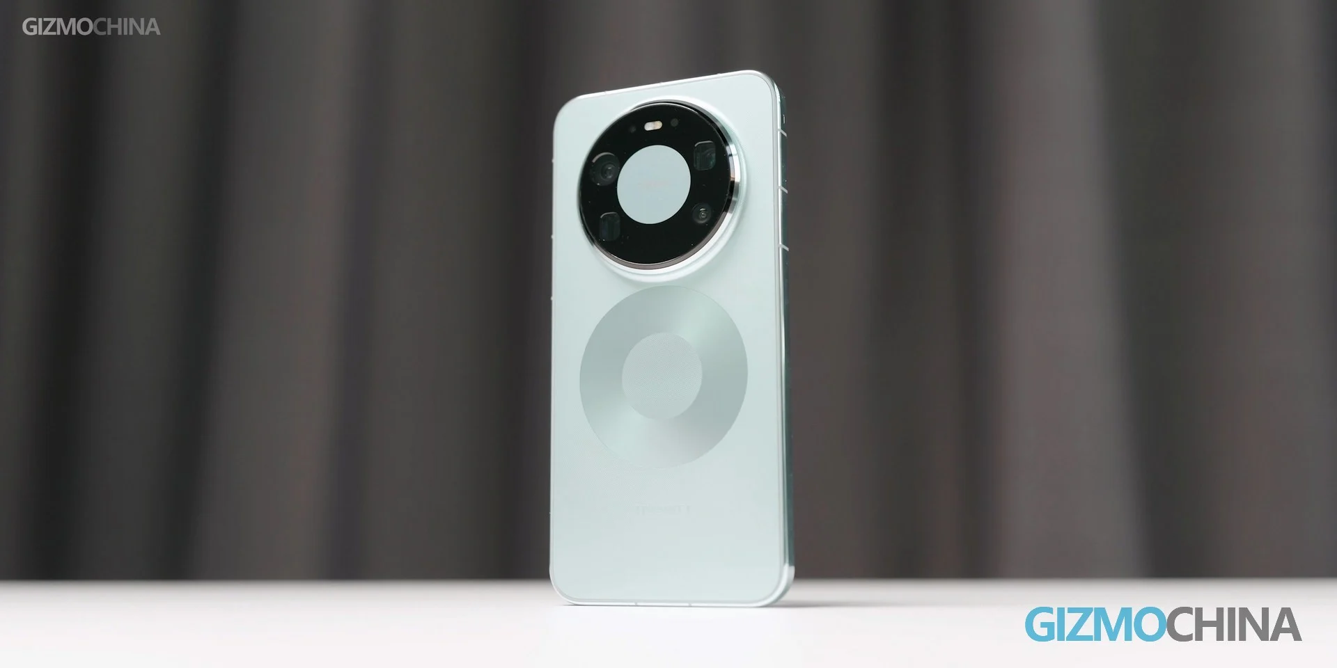 HUAWEI-Mate-80-Pro-Max.mp4_20251212_165235.351