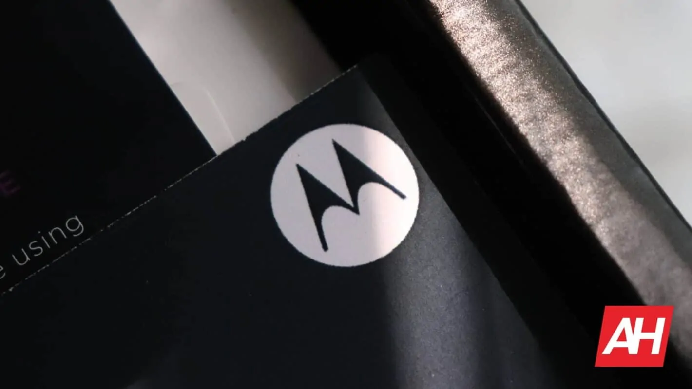 Motorola-M-logo-DG-AH-2020-1420x799