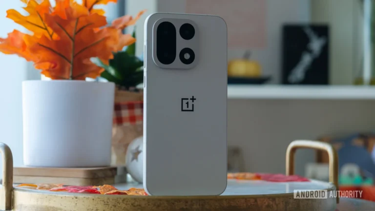 OnePlus-15-hero-angled.jpg