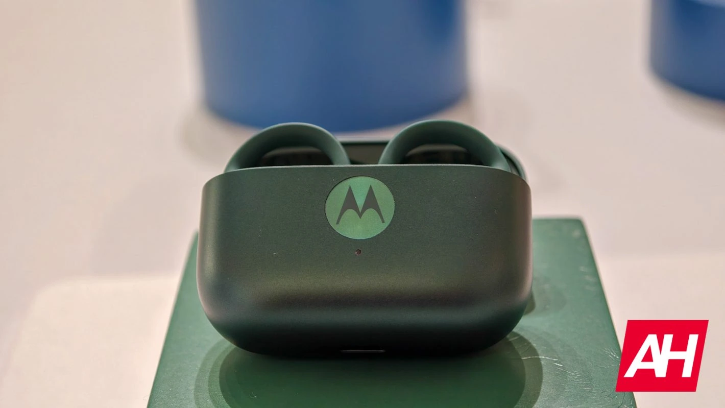 Moto-Buds-Loop-AM-AH-12-1420x799